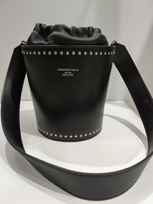 美品　クリスチャンヴィラ　タッセル　バケツ型　スタッズ付き 2way CHRISTIAN VILLA（クリスチャンヴィラ） バケツバッグ レディース