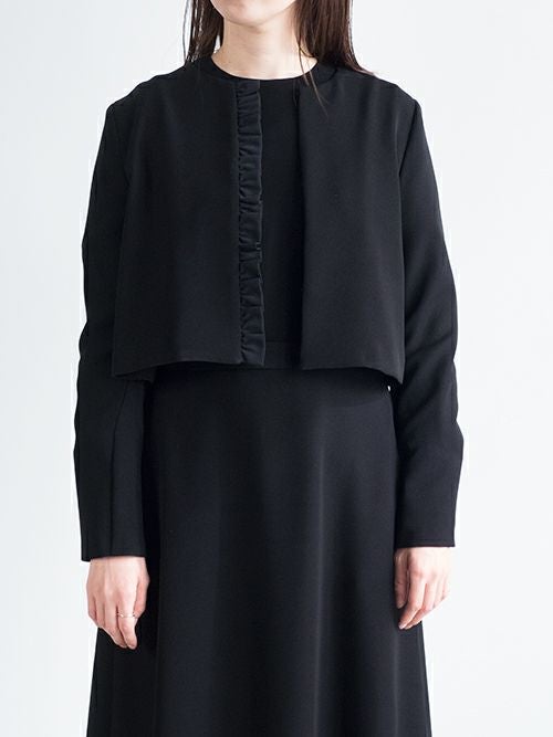kaene ノーカラージャケット 黒　パール kaene（カエン）の「パールダブルジャケット（ノーカラージャケット