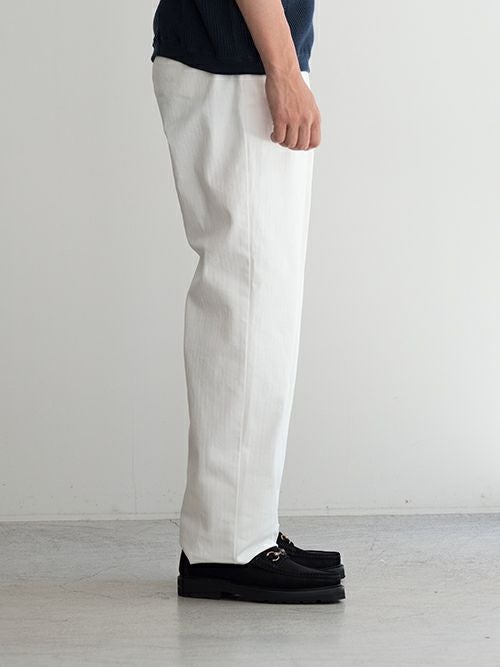 KENNETH FIELD ケネスフィールド GURKA Ⅲ TROUSER HERRINGBORN WHITE