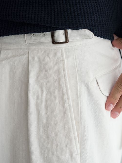 KENNETH FIELD ケネスフィールド GURKA Ⅲ TROUSER HERRINGBORN WHITE
