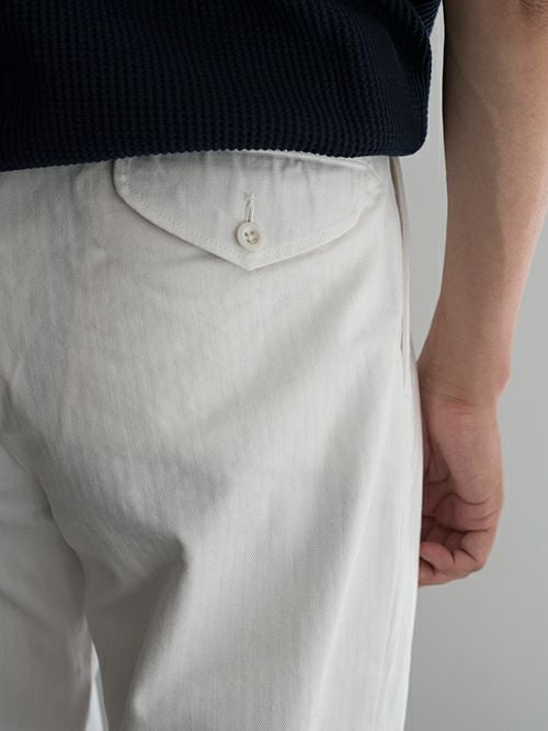 KENNETH FIELD ケネスフィールド GURKA Ⅲ TROUSER HERRINGBORN WHITE