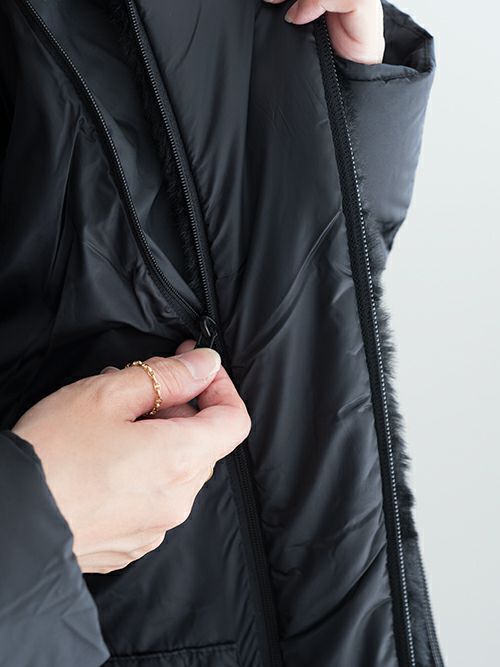 新品タグ付　CAPEHORN ALVAREZ ブラックダウンジャケット　42 ケープホーン CAPE HORN CAPE HORN ダウンジャケット ALVAREZ MATT