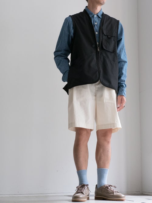 Timothee PARIS スエードスニーカー(ブラウン)の男性着用画像 正面（モデル身長165cm）