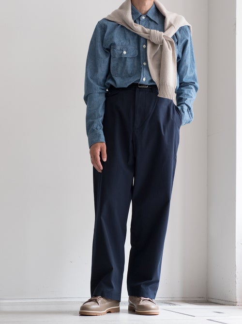 Timothee PARIS スエードスニーカー(ブラウン)の男性着用画像 正面（モデル身長165cm）