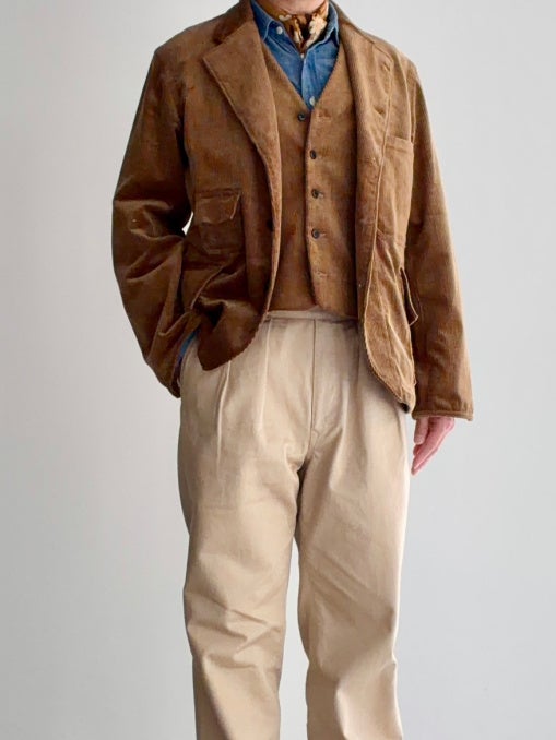KENNETH FIELD コーデュロイジャケット JKⅡ BOOK POKET (BROWN)の男性着用画像 正面（モデル身長174cm）